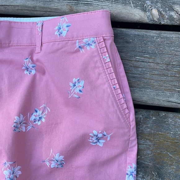 Lane Bryant Womens Pink Floral Pocket Mid Rise Classy Flat Front Chino Shorts - Picture 3 of 6